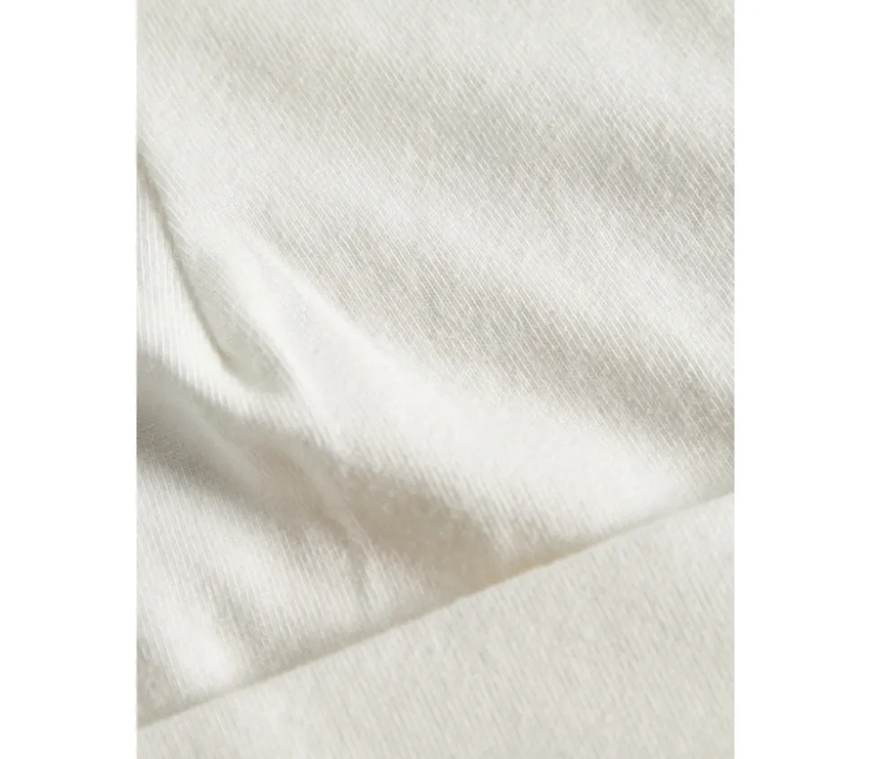 Aiko Hue - Gentle white