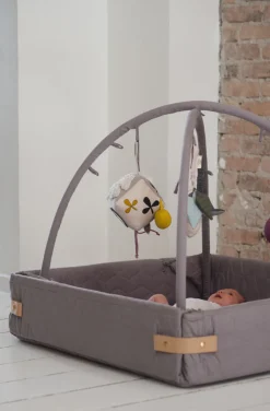 Aktivitetsnest Quilt - dark grey