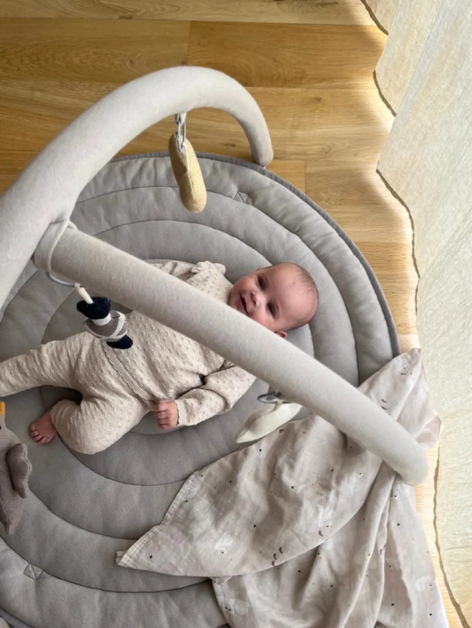 Aktivitetstæppe - Grå