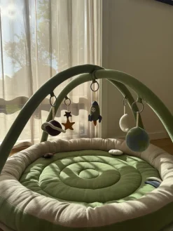 Aktivitetstæppe med blød kant - Space