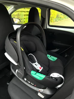 Aton B2 i-Size inkl. base one - Volcano Black