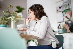 Baby Monitor m. temperatursensor og vuggeviser