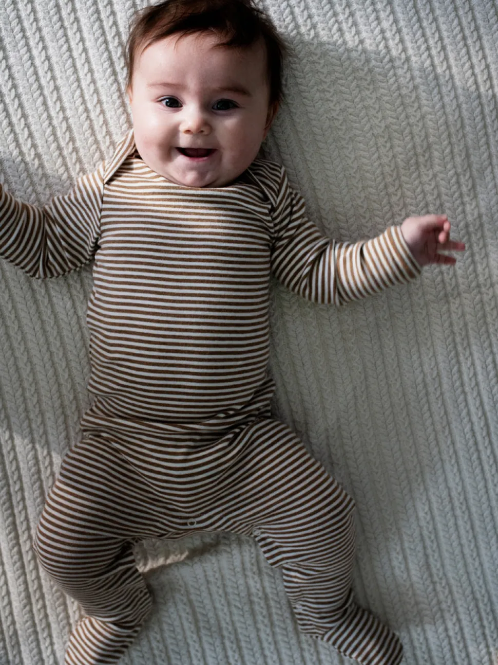 Baby Stribet Dragt - Almond/Offwhite