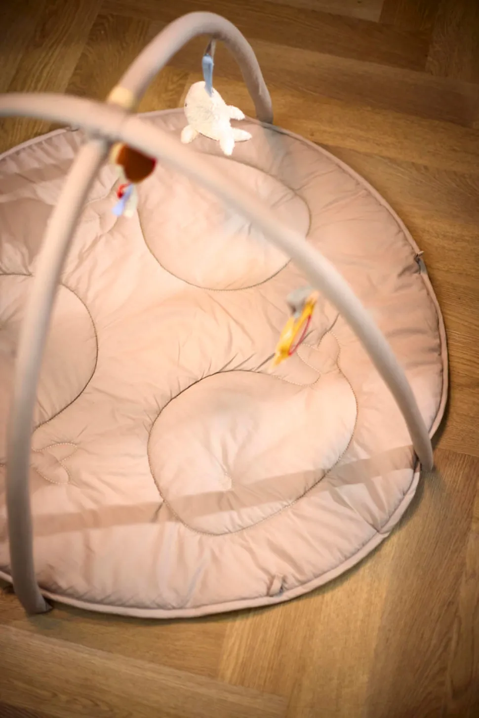 Fjord aktivitetstæppe inkl. 3 aktivitslegetøj