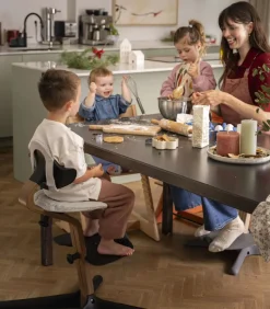 Nomi højstol - valnød sort