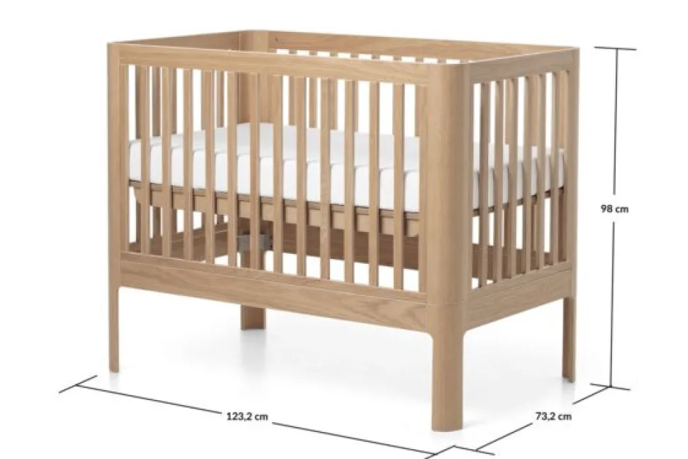 Nova tremmeseng med puslebord - eg