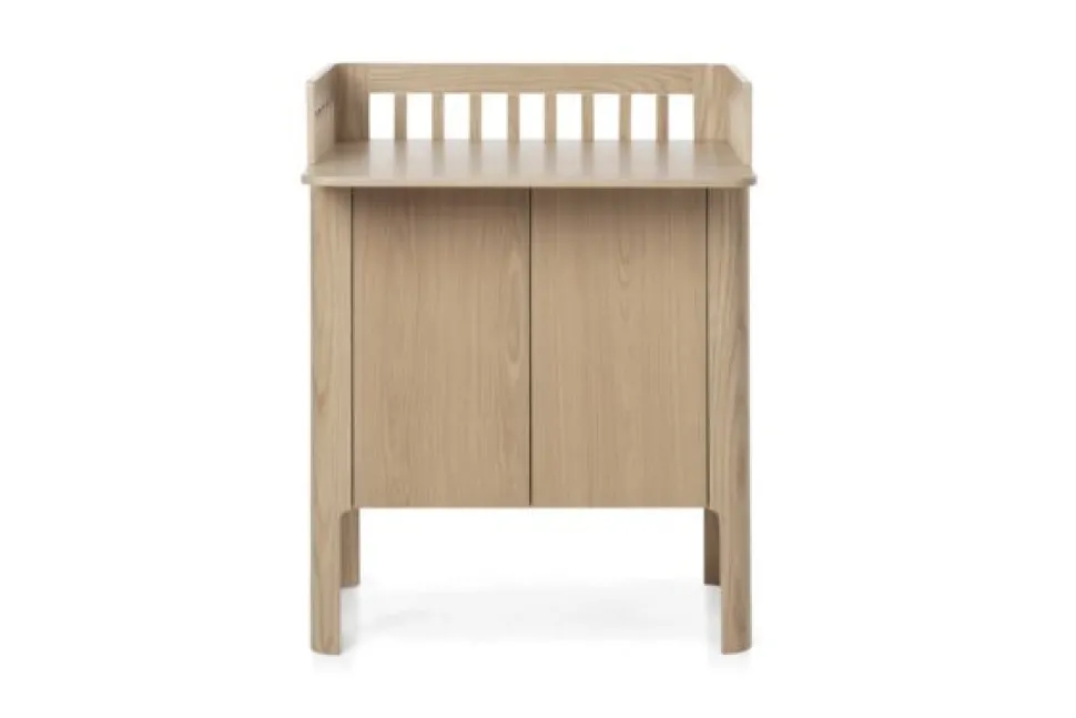 Nova tremmeseng med puslebord - eg