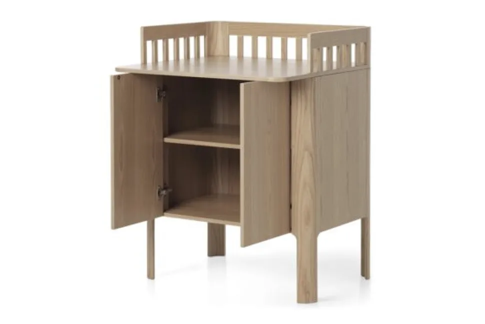 Nova tremmeseng med puslebord - eg