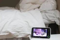 Padwico V8 babyalarm - video - genopladeligt batteri