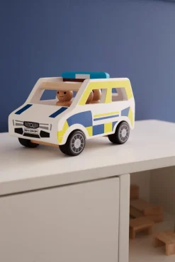 Politibil i træ