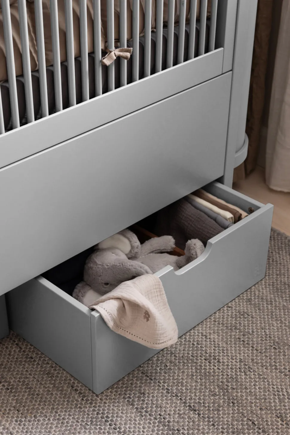 Sengeskuffen Stone grå - FSC