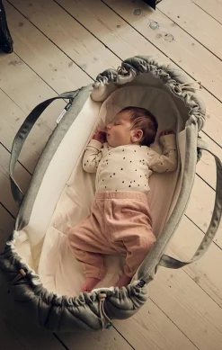 SleepCarrier Waterproof Bedding - Daisy White