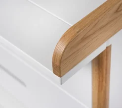 Spoke puslekommode - Hvid/Eg